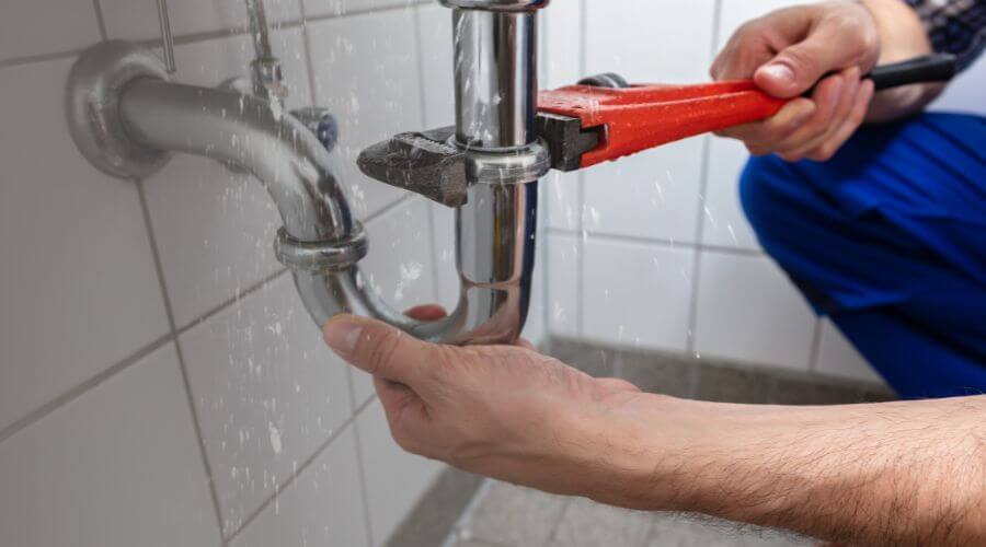 Expert burst pipe repair services in Mulberry Grove, IL